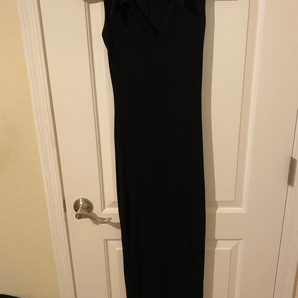 Elegant Black Sleeveless Dress